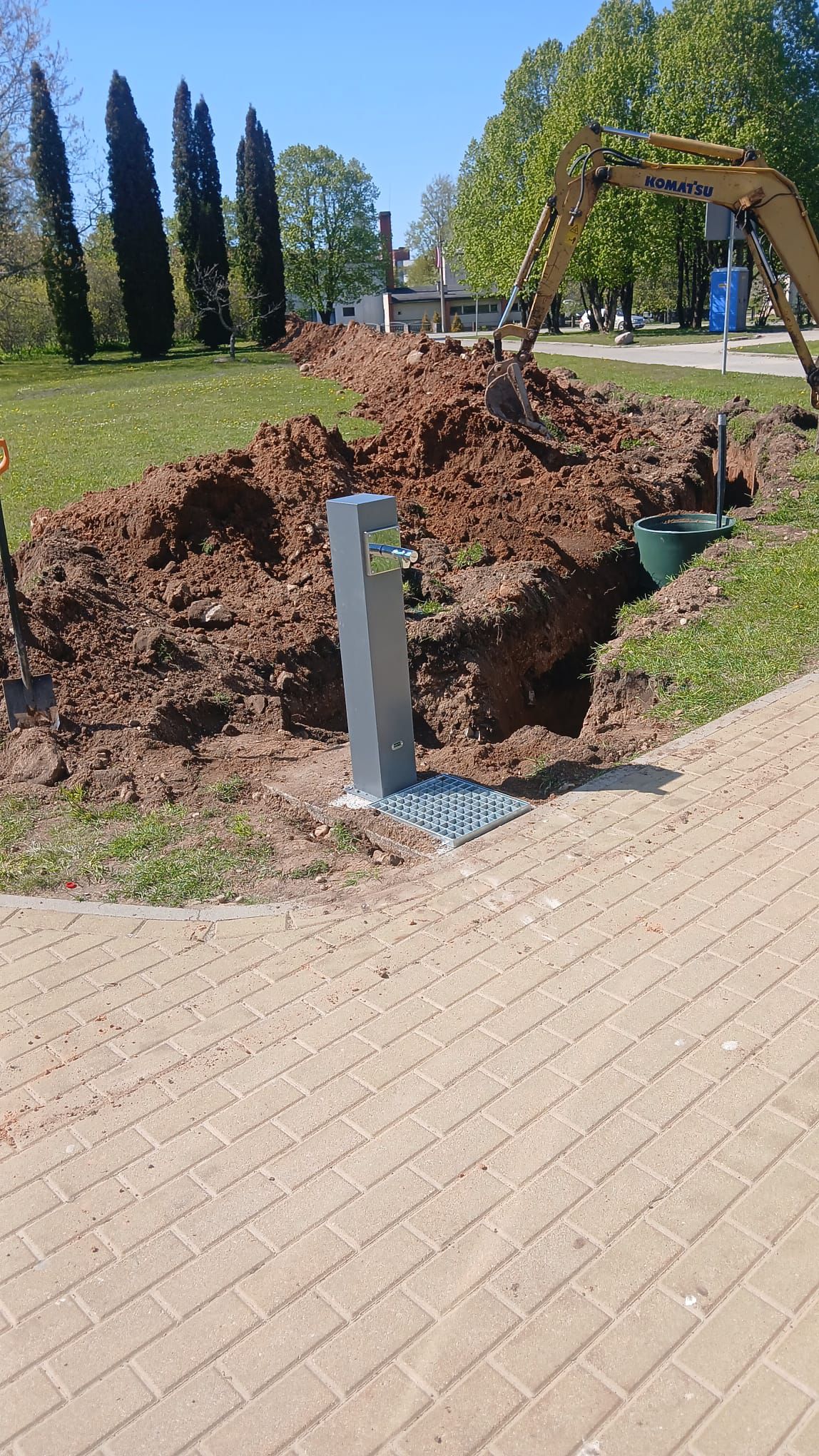 Mālpilī pie bērnu laukuma Sniedzes ielā 2A, uzstādīts dzeramā ūdens brīvkrāns Mālpilī pie bērnu laukuma Sniedzes ielā 2A, uzstādīts dzeramā ūdens brīvkrāns